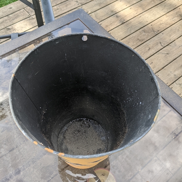 Jack-o-lantern planter - Picture 3 of 3